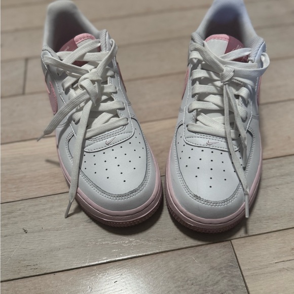 Pink Air Force 1 - Picture 2 of 5